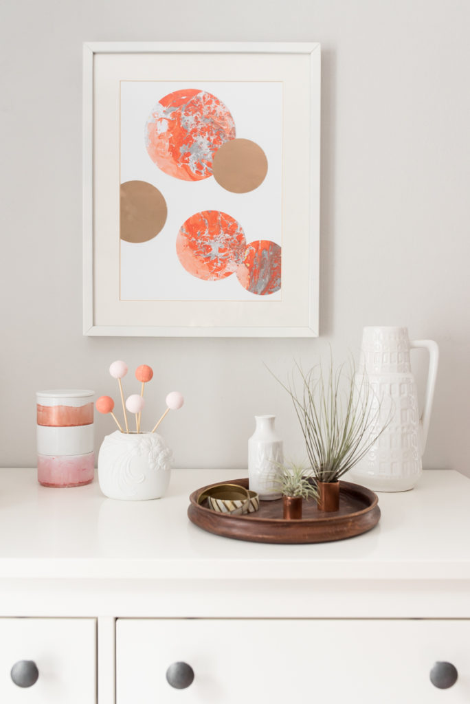 DIY Papier selber marmorieren in frischen Farben wie Apricot und Koralle und Deko in Kupfer