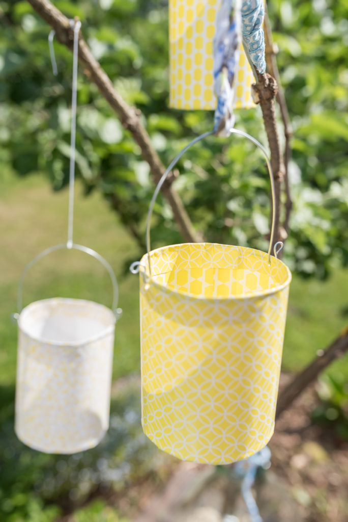 DIY Windlichter Laternen aus Papier als Deko für den Balkon oder Garten im Sommer und für die Gartenparty