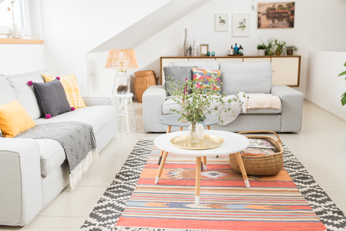 Deko Ideen für das Wohnzimmer im boho vintage Look im Herbst mit kräftigen Farben und Mustern