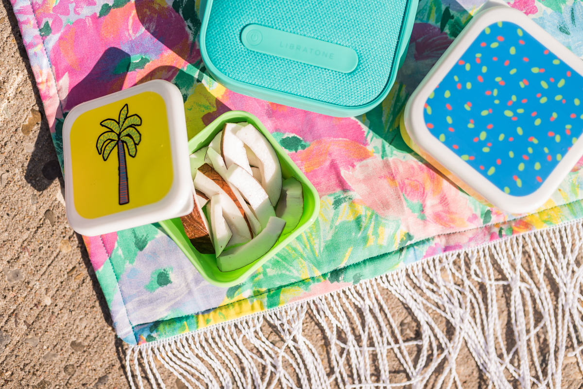 Anleitung für ein selbst genähtes DIY Strandtuch mit Frottee Stoff und Fransen für den Strand oder das Schwimmbad 