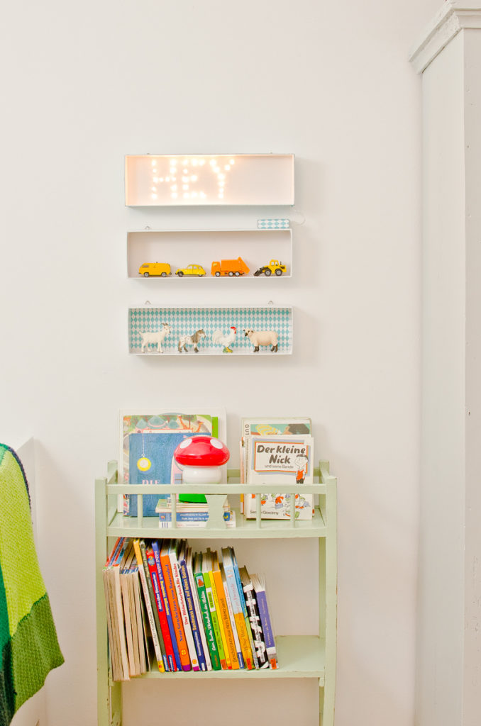 DIY Leuchtkasten mit Schrift und kleine upcycling Aufbewahrung für das Kinderzimmer