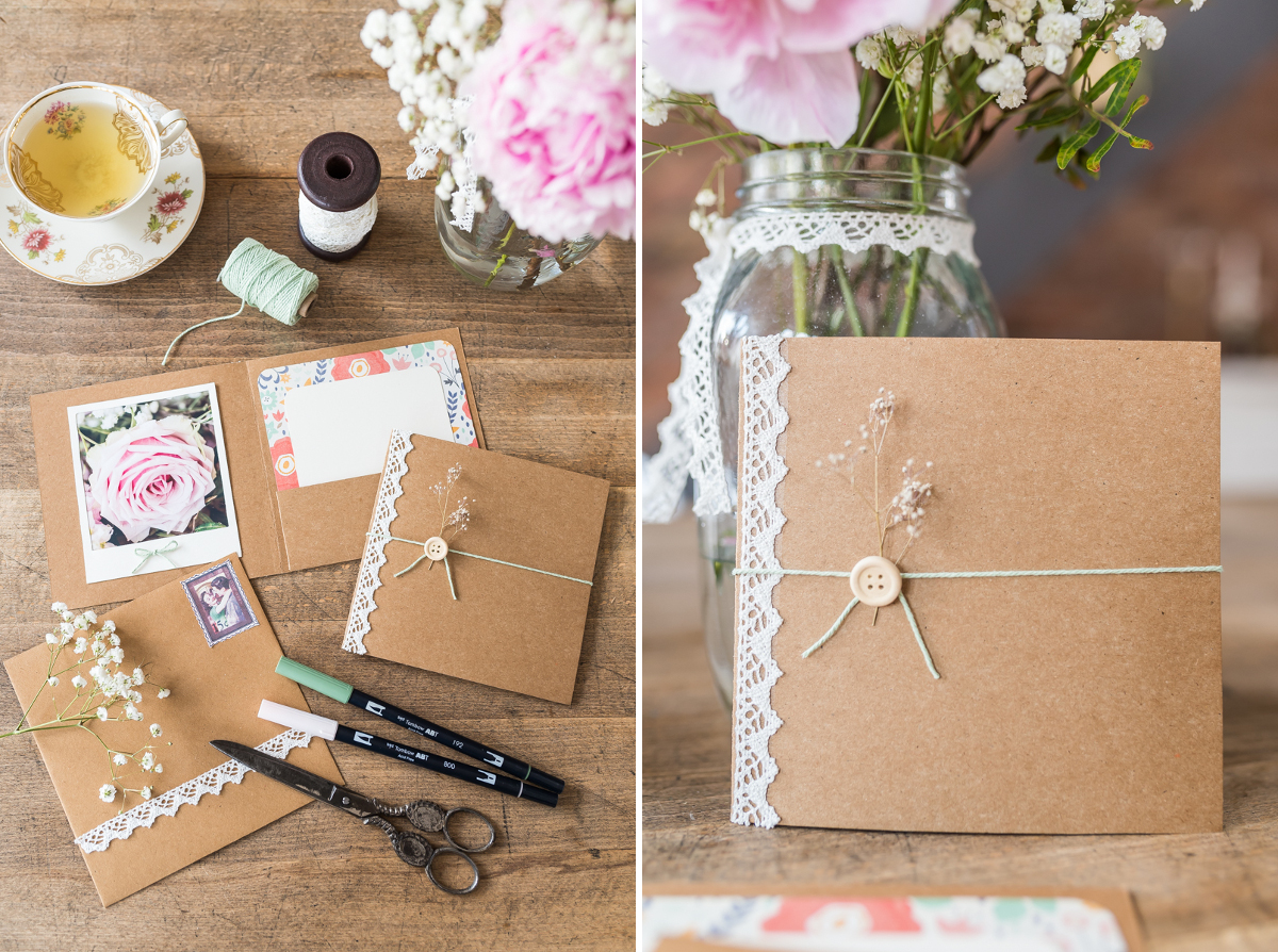 DIY Inspiration für selbst gemachte Einladungskarten zur Hochzeit im vintage Look mit Kraftpapier und Tischdeko im vintage Look mit getrockneten Blumen und Spitzendeckchen