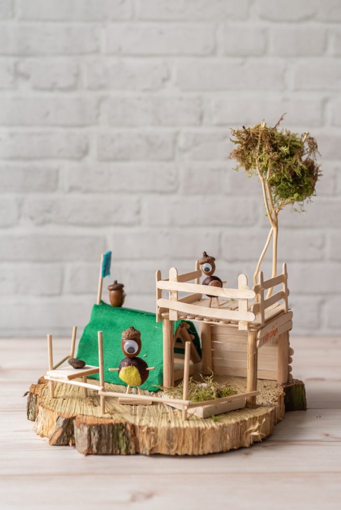 DIY Bastelideen für den Kindergeburtstag im Herbst mit Holz, Kastanien und Naturmaterial als kreative Beschäftigung für Kinder