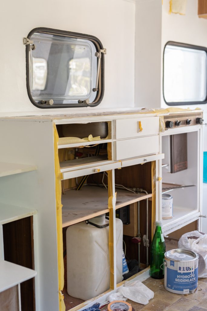 Tipps zum Renovieren eines Wohnwagens und zum Lackieren von Fronten und Möbeln im Wohnwagen